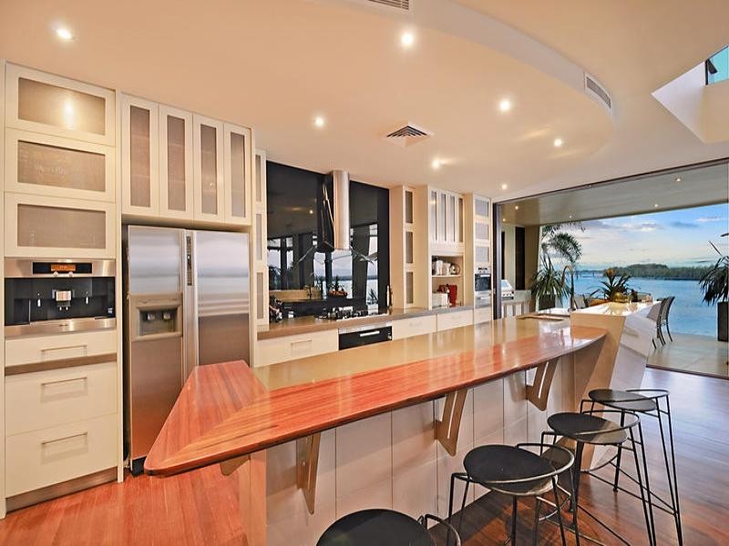 Paradise Point QLD 4216