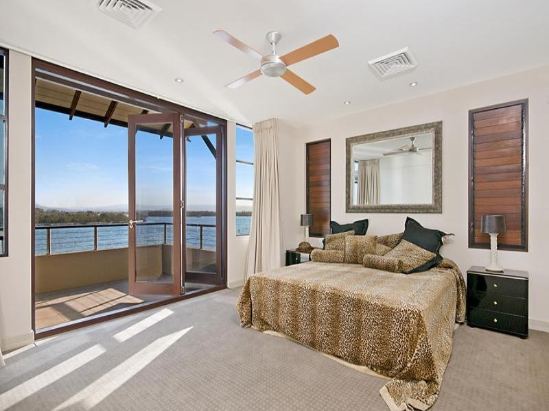 Paradise Point QLD 4216