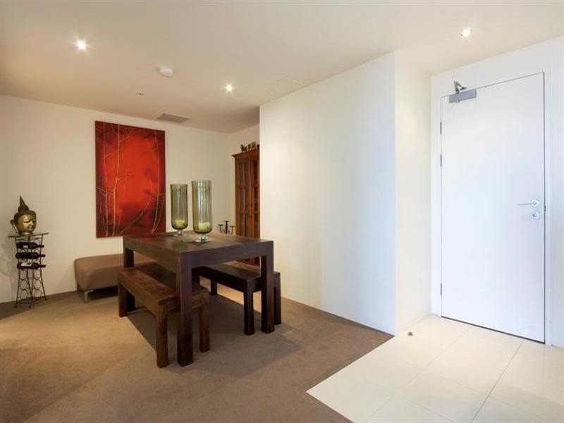 4 Wahroonga Place, Surfers Paradise QLD 4217