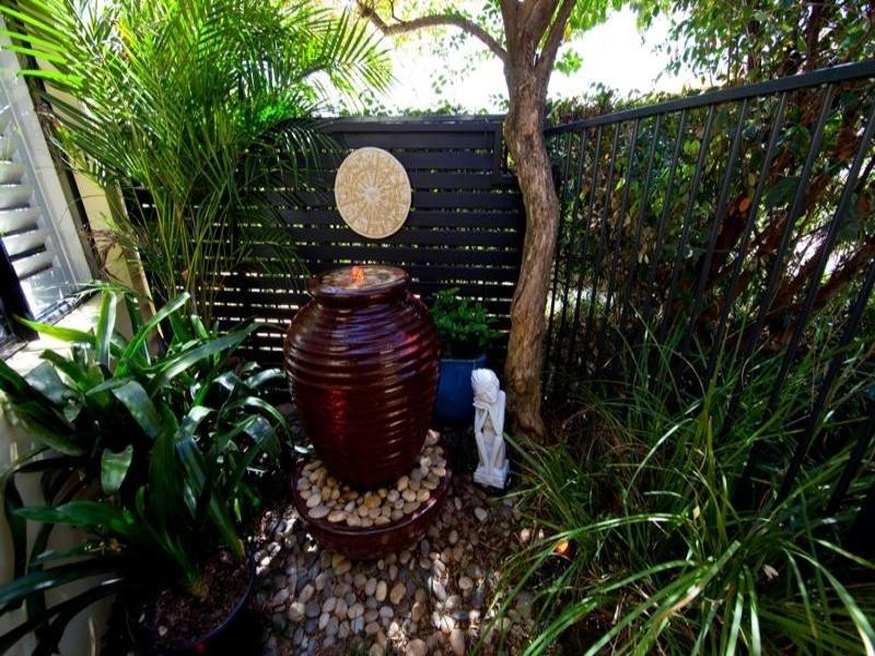 44 Regal Palms.2 Bronberg Court, Southport QLD 4215