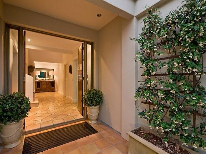 Broadbeach Waters QLD 4218