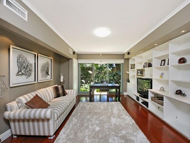 Broadbeach Waters QLD 4218