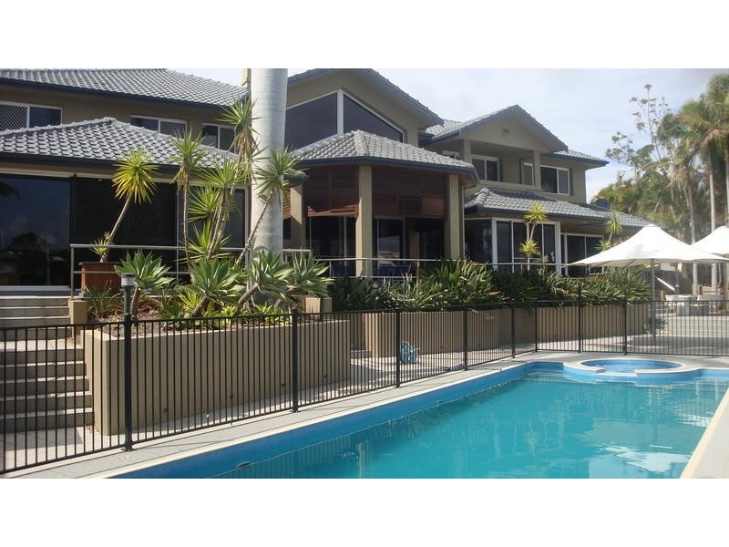 2 Marseille Court, Sorrento QLD 4217