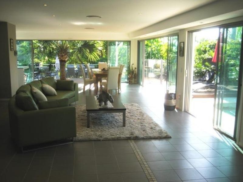 16 Caithness Court, Sorrento QLD 4217