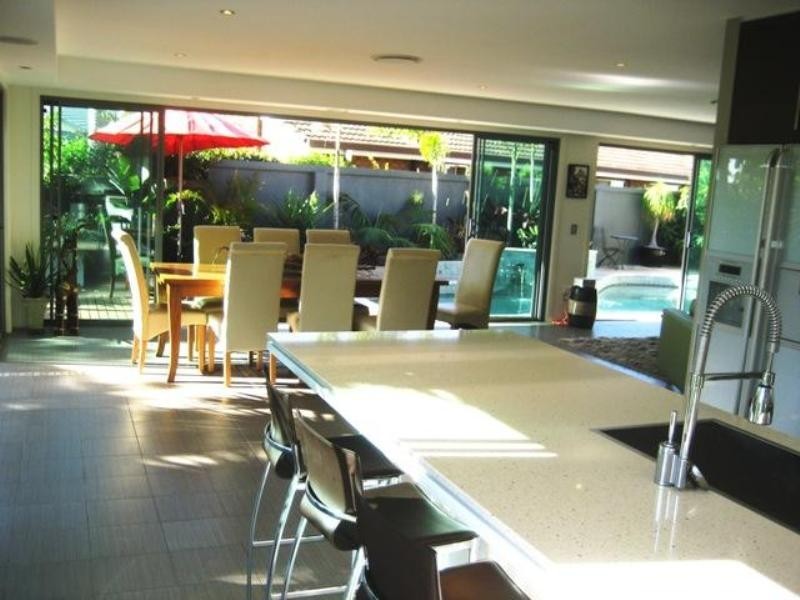 16 Caithness Court, Sorrento QLD 4217