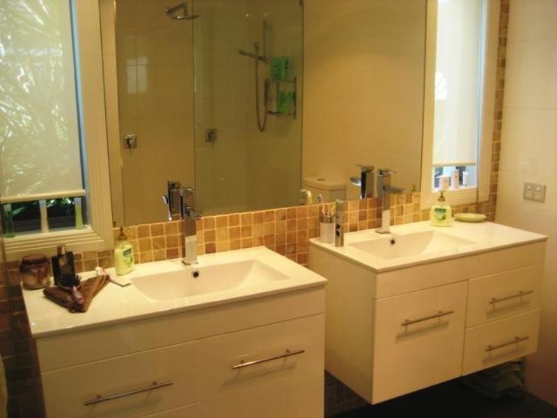16 Caithness Court, Sorrento QLD 4217
