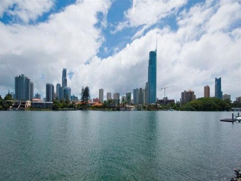 19 Naples Avenue, Isle Of Capri QLD 4217