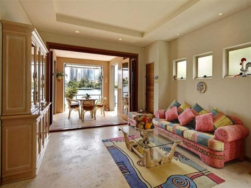 19 Naples Avenue, Isle Of Capri QLD 4217