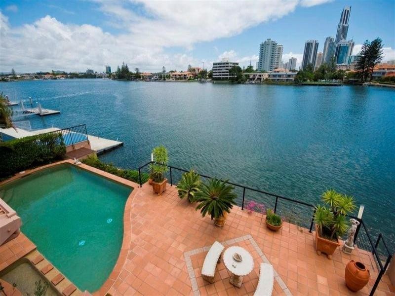 19 Naples Avenue, Isle Of Capri QLD 4217