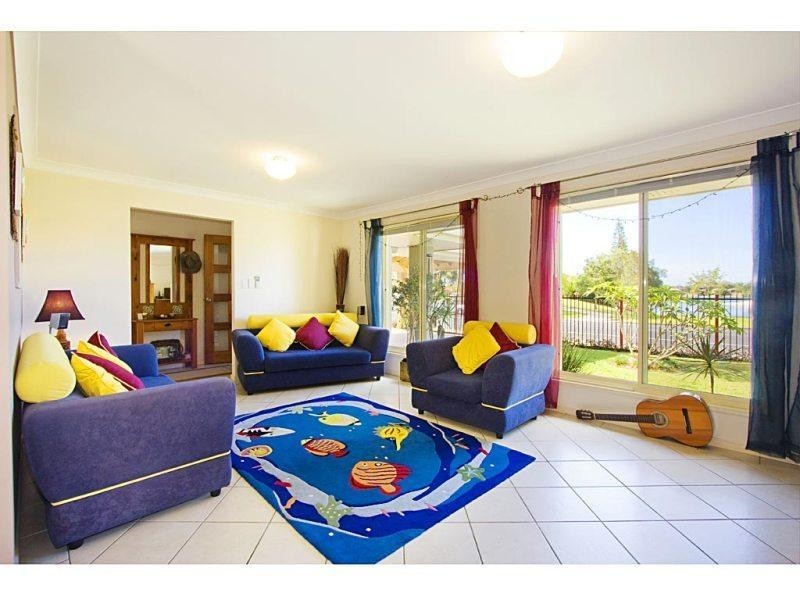 122 Acanthus Avenue, Burleigh Heads QLD 4220