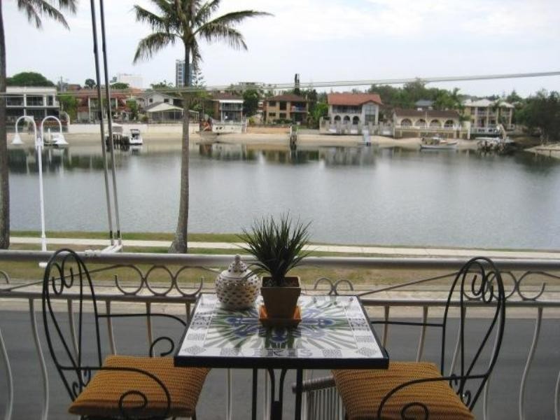 12 Surfers Riviera. Watson Esplanade, Surfers Paradise QLD 4217