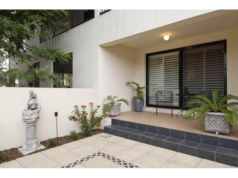 2/29 Sunset Boulevard, Surfers Paradise QLD 4217