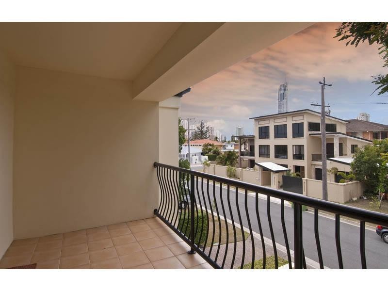 2/29 Sunset Boulevard, Surfers Paradise QLD 4217