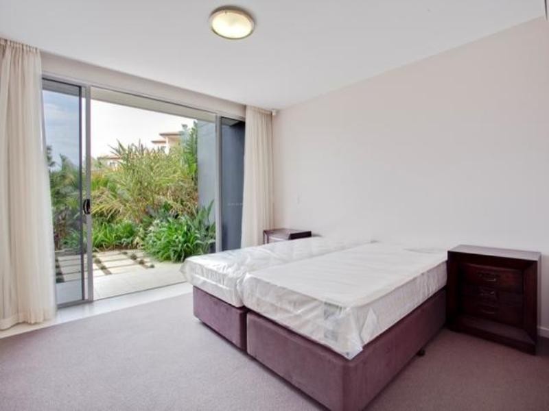 Hope Island QLD 4212