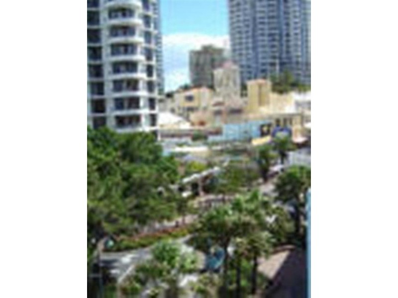 7 Elkhorn Avenue, Surfers Paradise QLD 4217