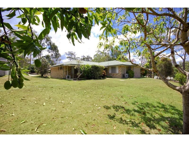 144 Castle Hill Drive North, Gaven QLD 4211