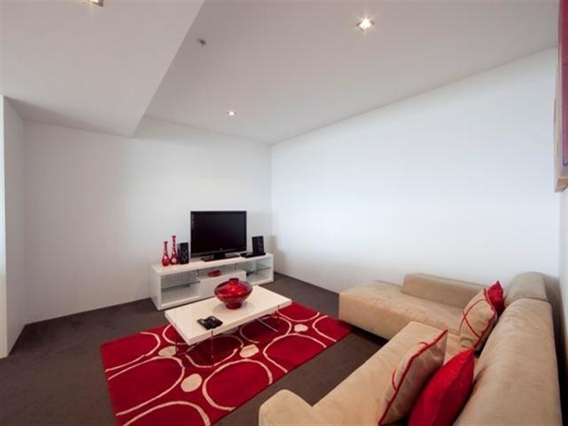 9 Hamilton Avenue, Surfers Paradise QLD 4217