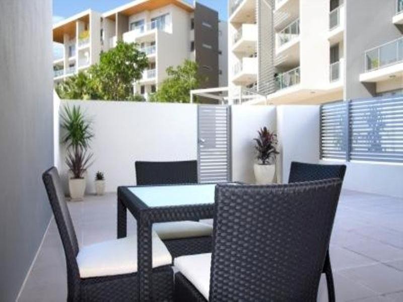 B217, B225 Sphere. Musgrave Avenue, Southport QLD 4215