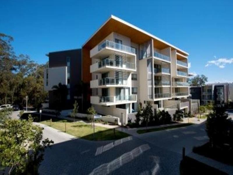 B217, B225 Sphere. Musgrave Avenue, Southport QLD 4215