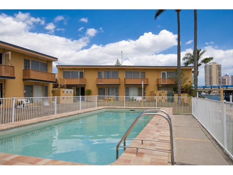 Chevron Island QLD 4217