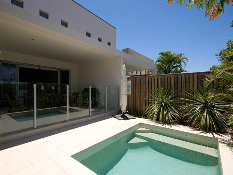 1/80 Heeb Street, Benowa QLD 4217