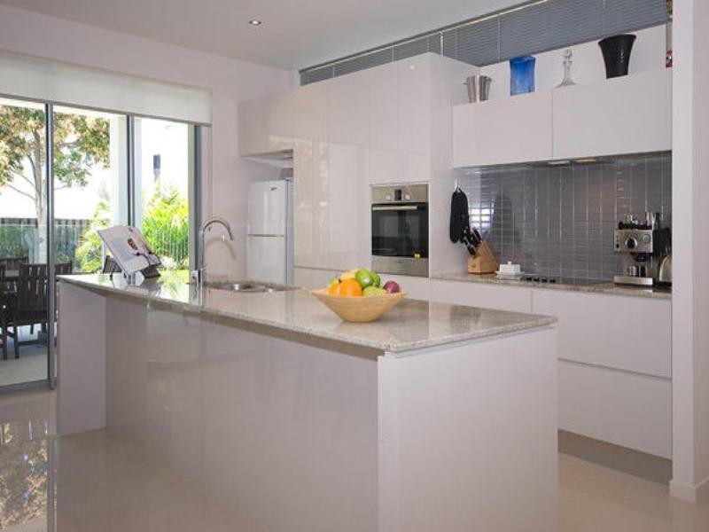 1/80 Heeb Street, Benowa QLD 4217