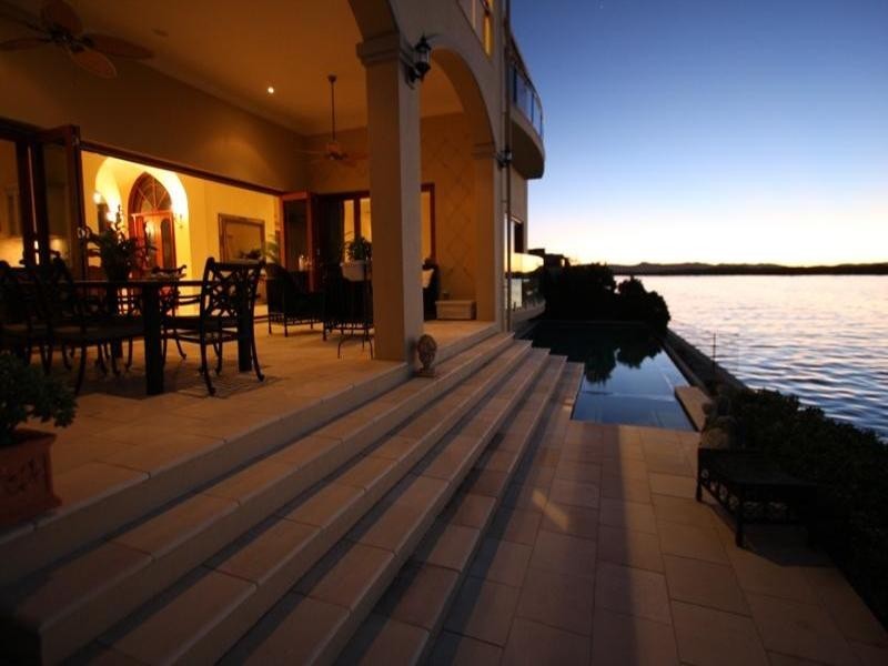 Paradise Point QLD 4216