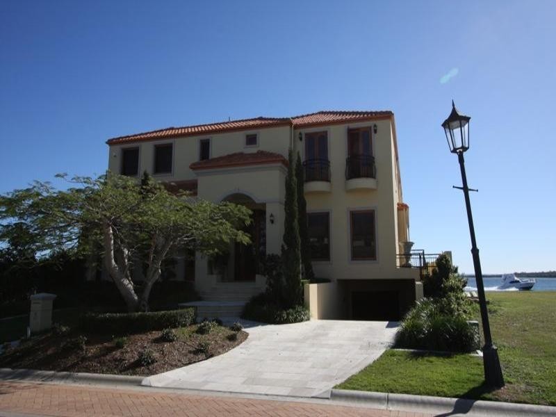 Paradise Point QLD 4216