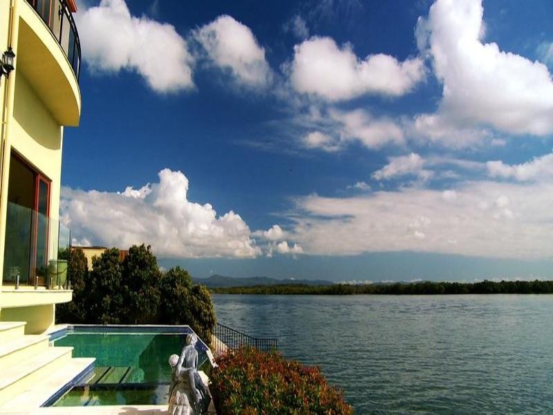 Paradise Point QLD 4216