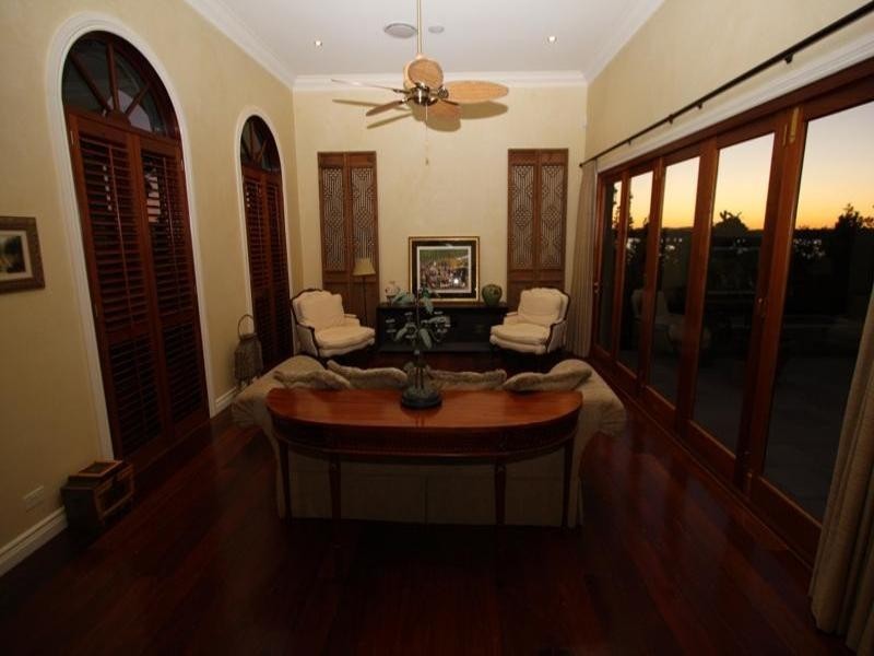 Paradise Point QLD 4216