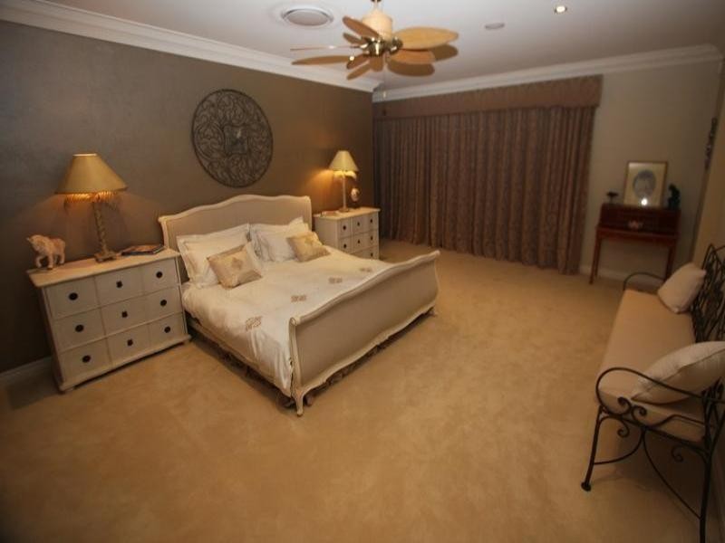 Paradise Point QLD 4216