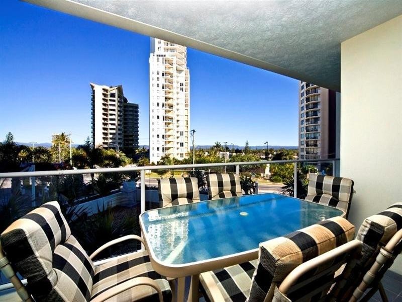 18 Fern Street, Surfers Paradise QLD 4217