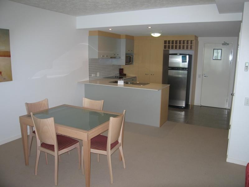 18 Fern Street, Surfers Paradise QLD 4217