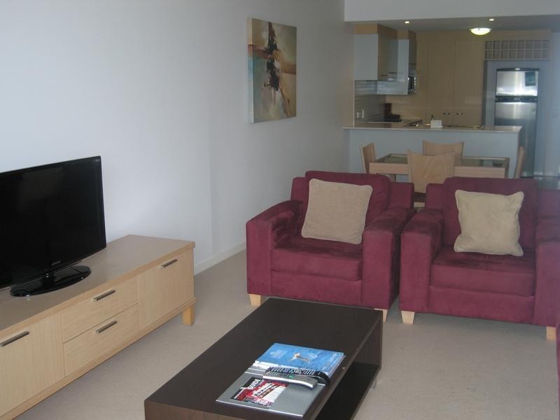 18 Fern Street, Surfers Paradise QLD 4217