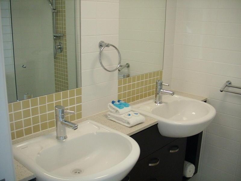 18 Fern Street, Surfers Paradise QLD 4217