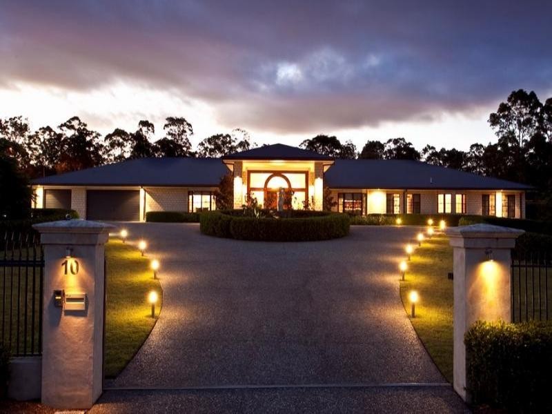 10 John Wayne Close, Maudsland QLD 4210