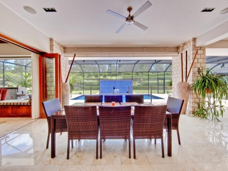 10 John Wayne Close, Maudsland QLD 4210