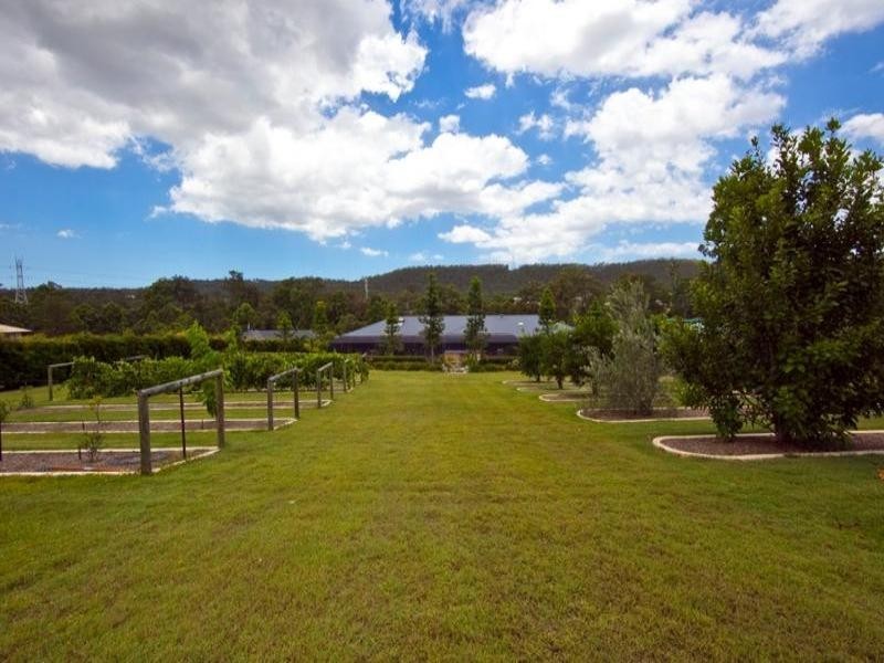 10 John Wayne Close, Maudsland QLD 4210