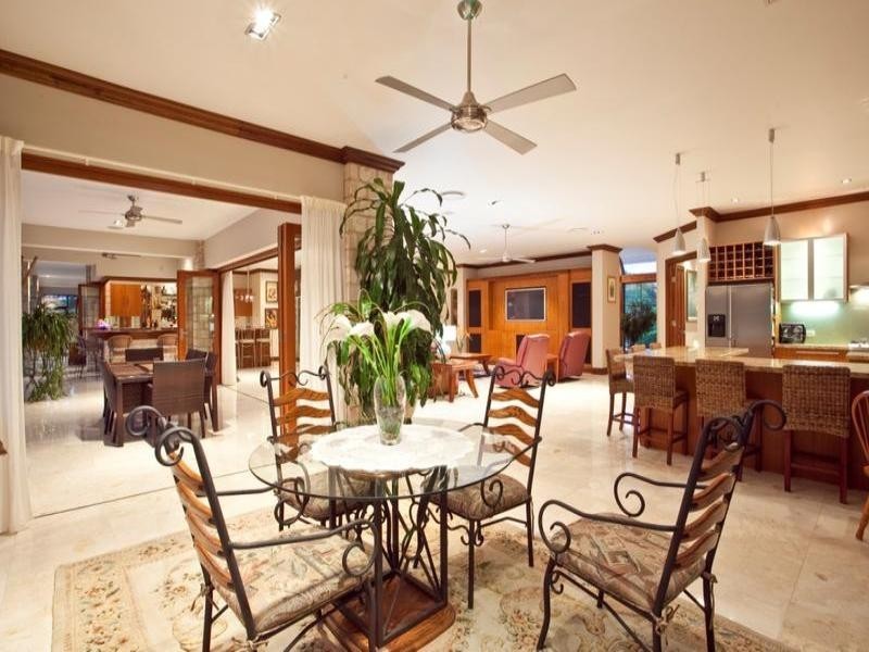 10 John Wayne Close, Maudsland QLD 4210