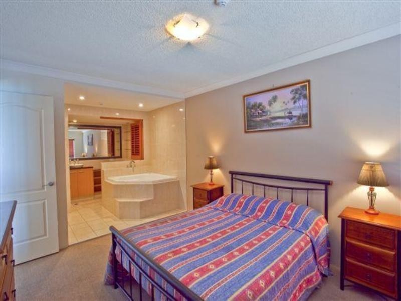 142 Pacific Plaza, The Esplanade, Surfers Paradise QLD 4217