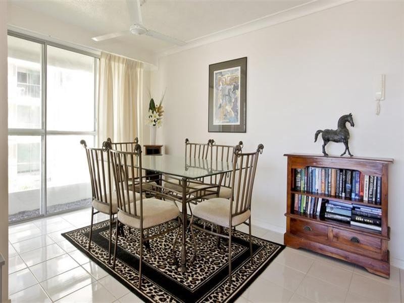 6 Aubrey Street – Surfers Chalet, Surfers Paradise QLD 4217