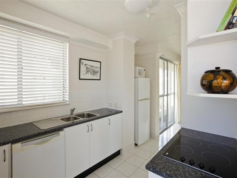 6 Aubrey Street – Surfers Chalet, Surfers Paradise QLD 4217