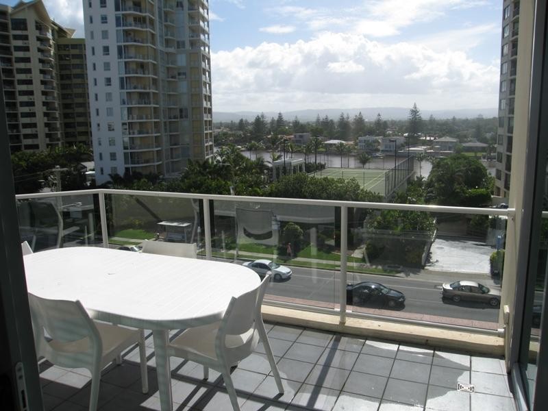 18 Fern Street, Surfers Paradise QLD 4217