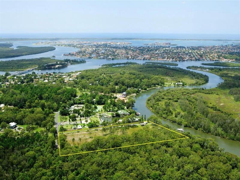 136 Crescent Avenue, Hope Island QLD 4212