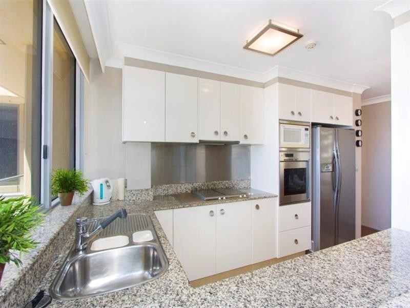 25 Northcliffe Terrace – Berkley On The Beach, Surfers Paradise QLD 4217