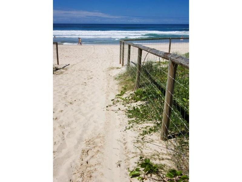 25 Northcliffe Terrace – Berkley On The Beach, Surfers Paradise QLD 4217