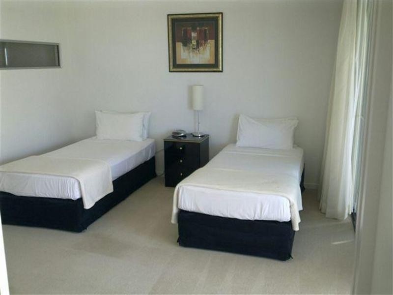 89 Surf Parade, Broadbeach QLD 4218