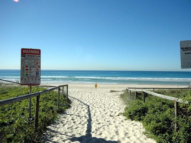 85 Old Burleigh Road, Surfers Paradise QLD 4217