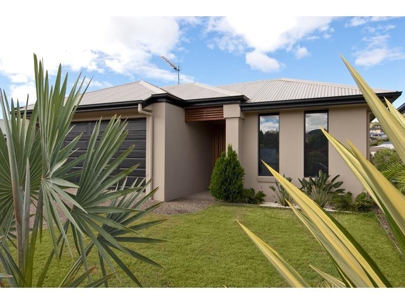 9 Coonowrin Street, Pacific Pines QLD 4211