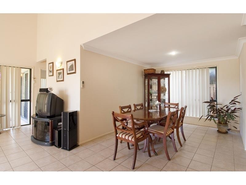 9 Coonowrin Street, Pacific Pines QLD 4211